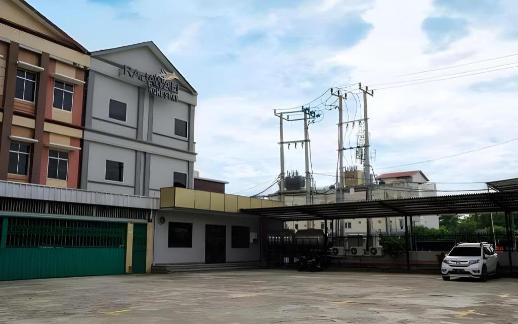 Oyo 568 Rajawali Homestay Palembang Esterno foto