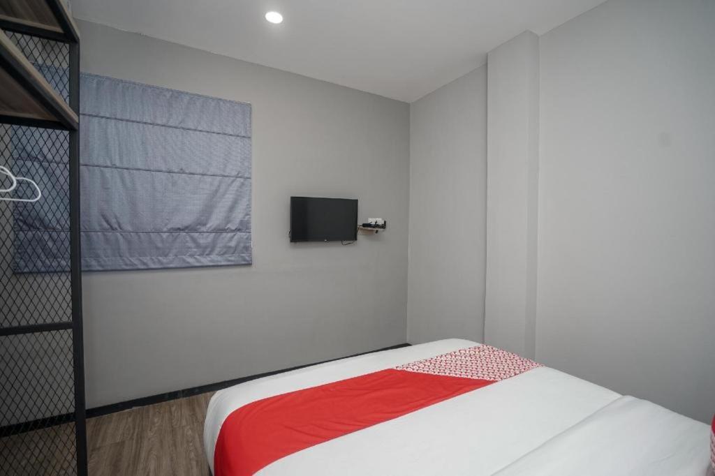 Oyo 568 Rajawali Homestay Palembang Esterno foto