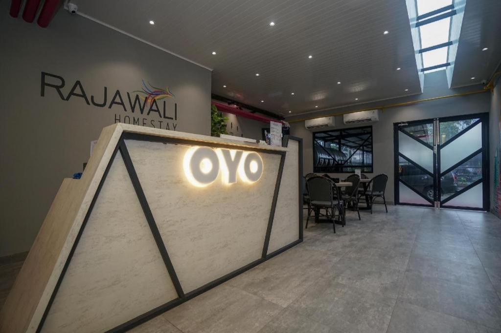 Oyo 568 Rajawali Homestay Palembang Esterno foto