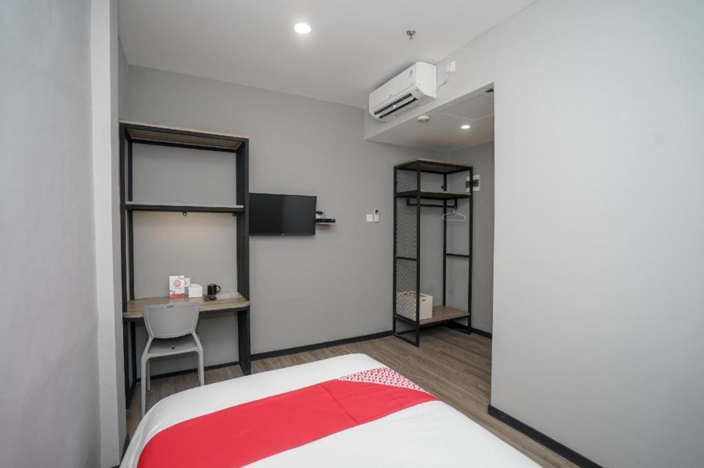 Oyo 568 Rajawali Homestay Palembang Esterno foto
