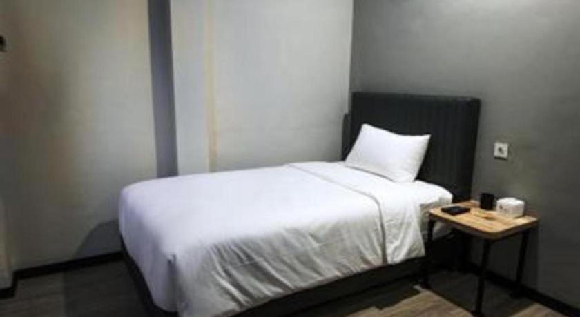Oyo 568 Rajawali Homestay Palembang Esterno foto