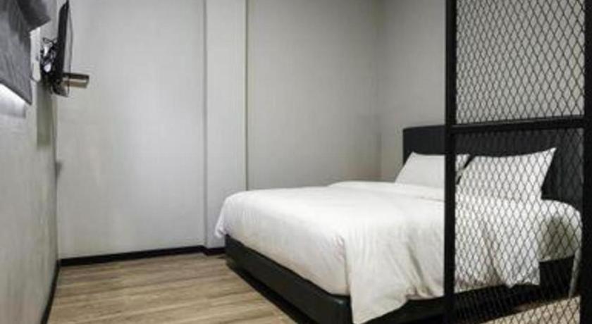 Oyo 568 Rajawali Homestay Palembang Esterno foto
