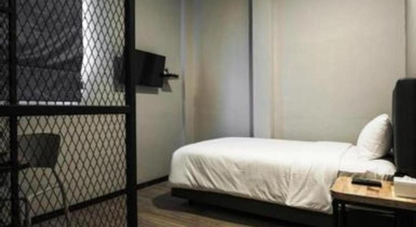 Oyo 568 Rajawali Homestay Palembang Esterno foto